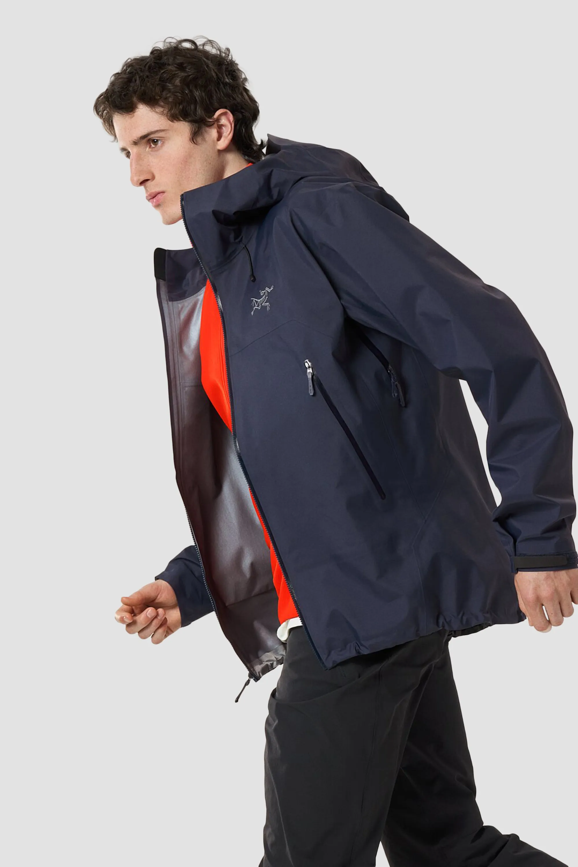 Arc'teryx Men's Beta SL Jacket in Black Sapphire