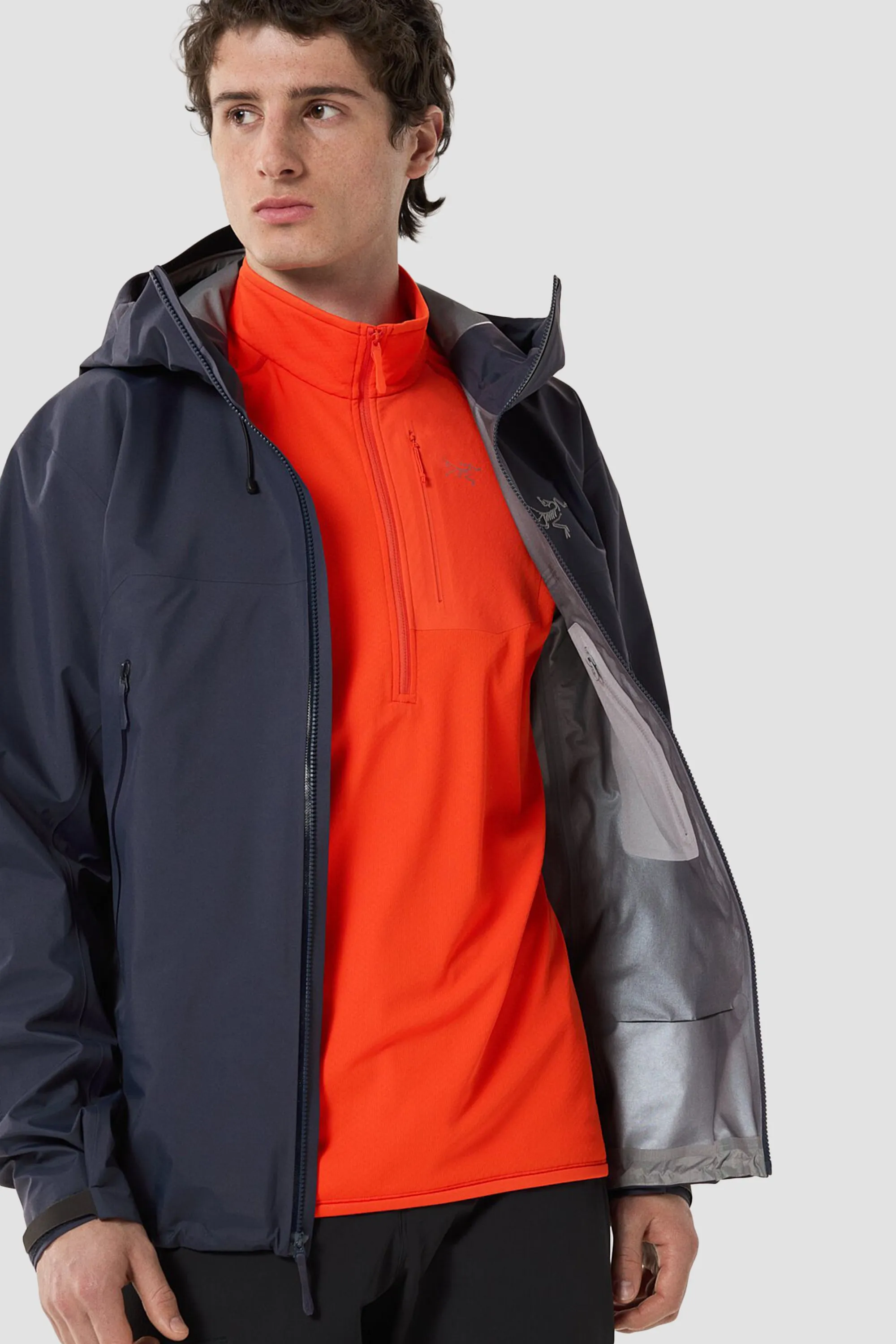 Arc'teryx Men's Beta SL Jacket in Black Sapphire