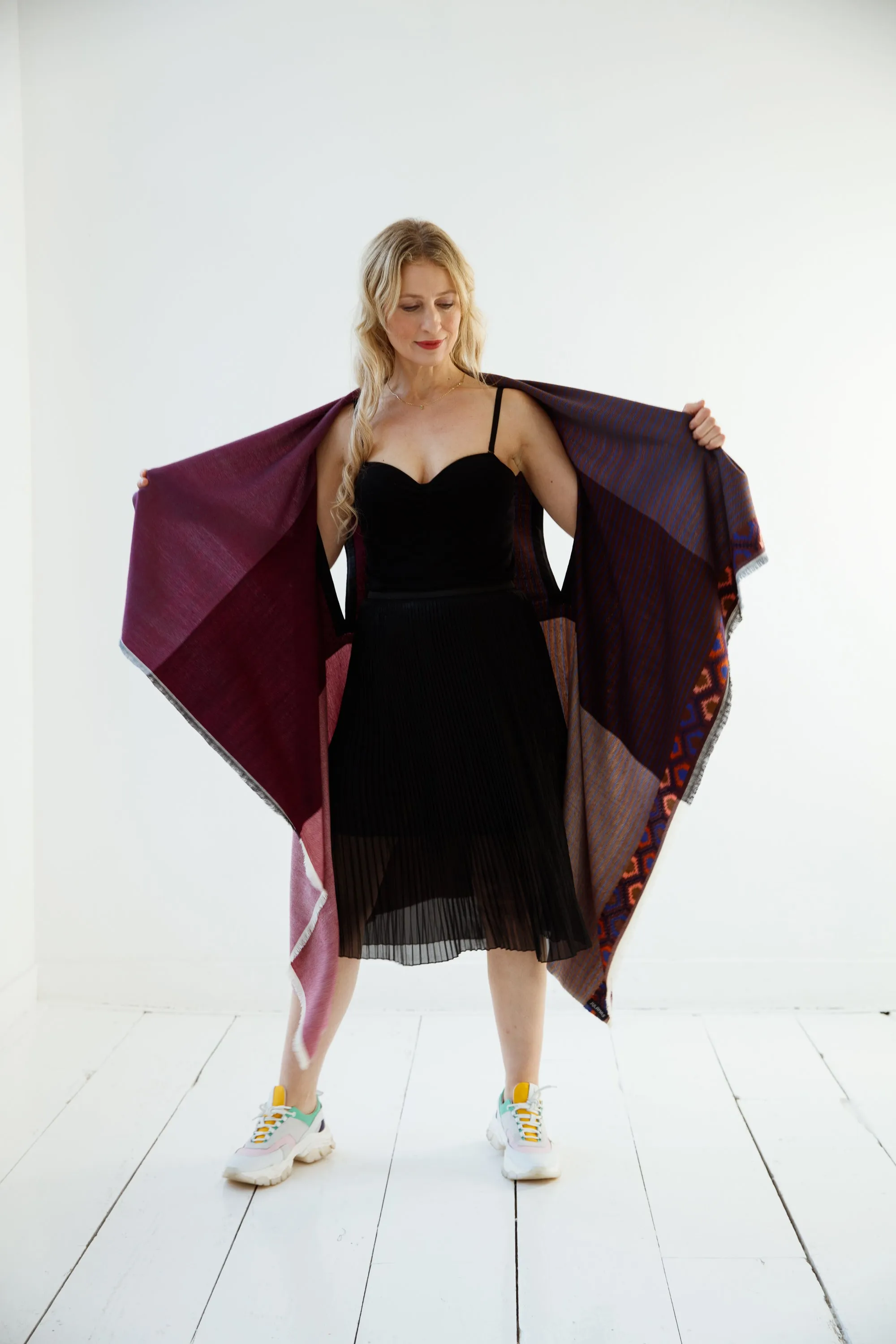 Light Wool Cape Fusion Plum